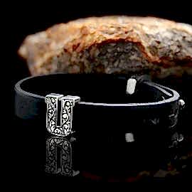 925 Ayar Gümüş Motifli U Harfi Deri Bileklik