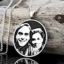 Yuvarlak Sevgililere Özel Tasarım Resimli Kolye