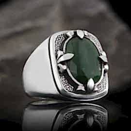 Yeşim Taş Üstünde Yaprak Motifli Gümüş Yüzük