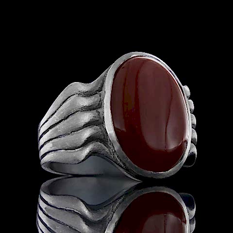 Kırmızı Akik Taşlı Sade Tasarım Yanları Çizgi Desenli Gümüş Yüzük, Kırmızı Akik Erkek Yüzük