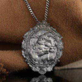 Gümüş Aslan Kolye