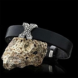 Motifli X Harfi Deri Bileklik