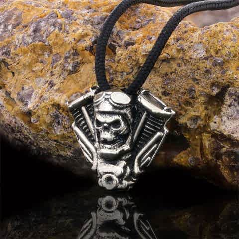 Motorcu Kafatası Kolye