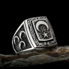 Üç Hilal Uluyan Kurt Motifli Yüzük