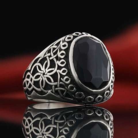 Yanları Desenli Oniks Taşlı Gümüş Erkek Yüzük